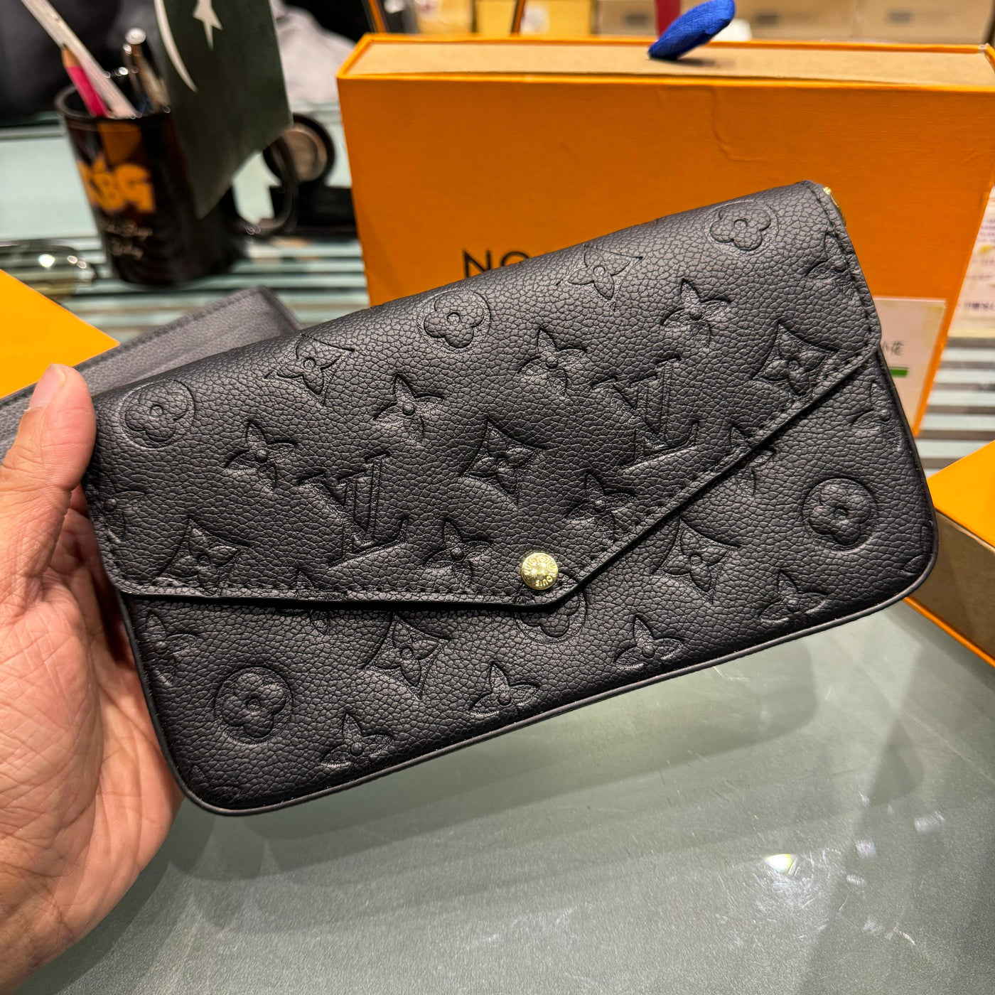 LOUIS VUITTON Fèlicie Pochette