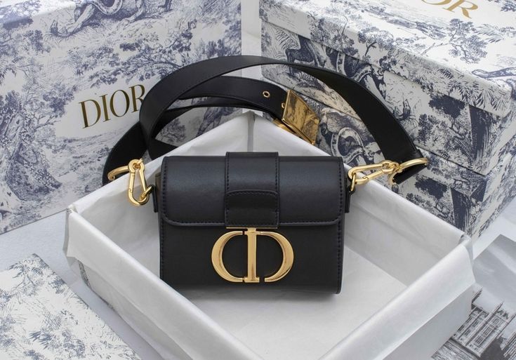 CHRISTIAN DIOR 30 Montaigne Bag