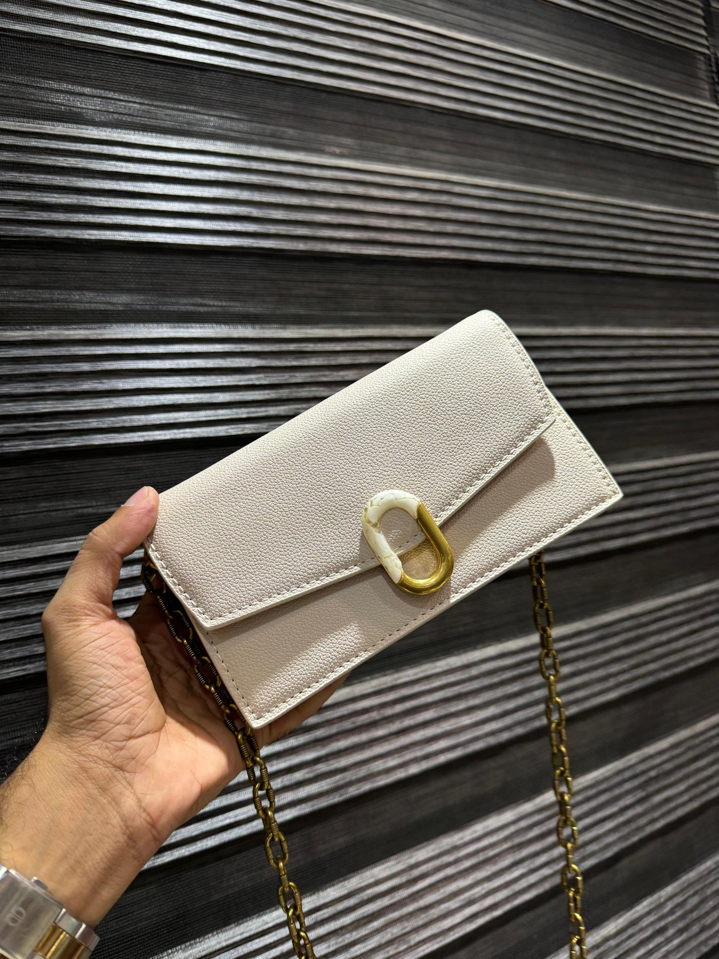 CHARLES & KEITH Everyday Crossbody Wallet.