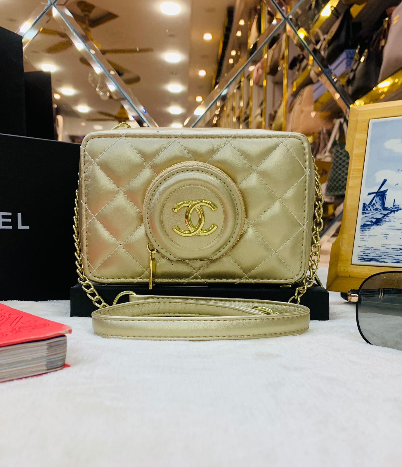 CHANEL Elegant Crossbody